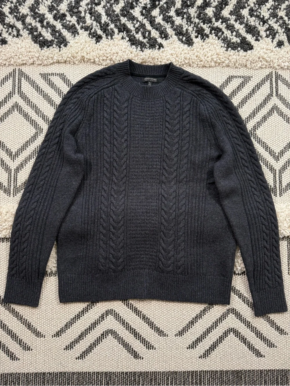 Men’s Banana Republic Gray Gifting Cable Knit Merino Blend Sweater Size XL